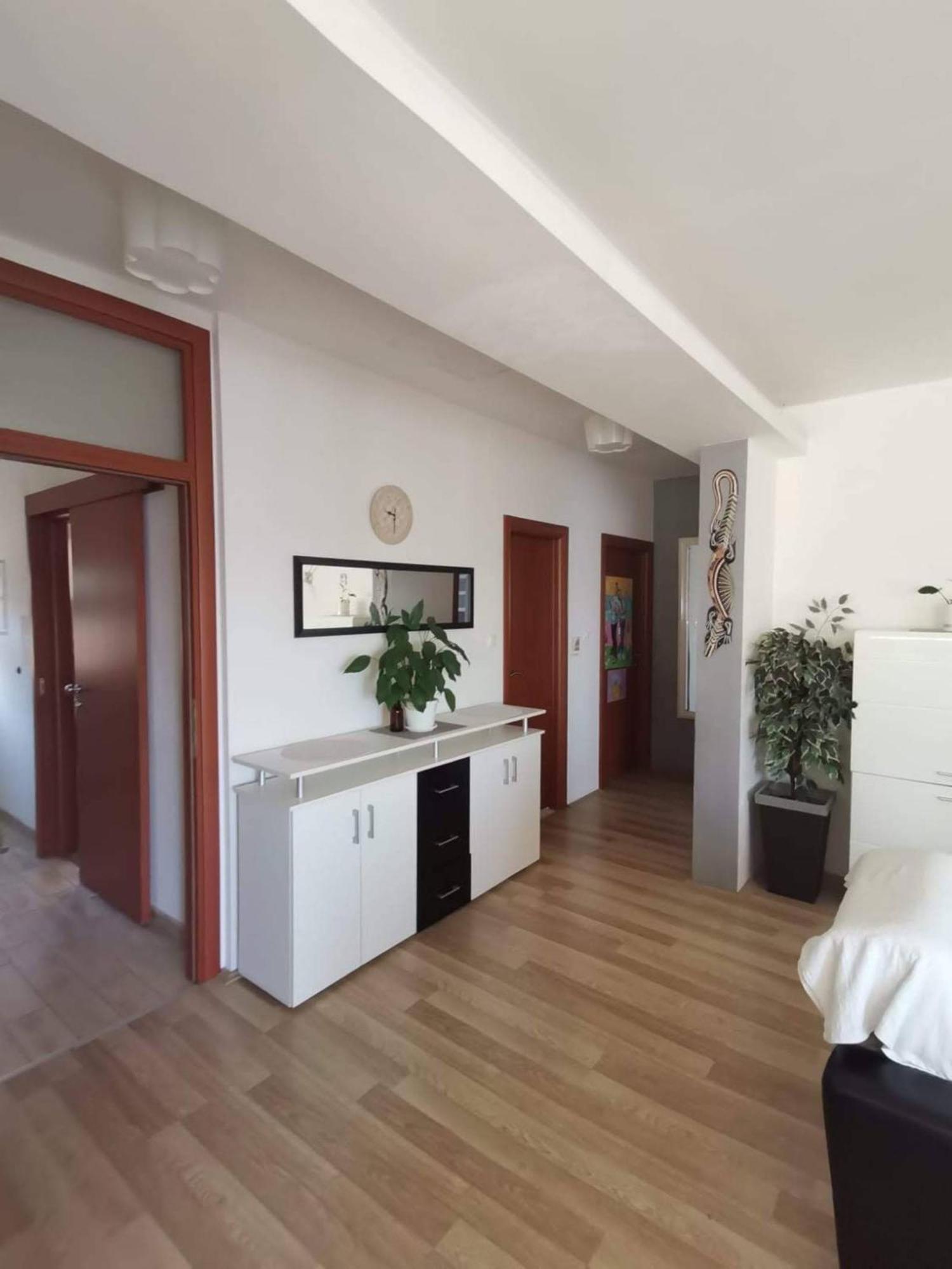 טרוגיר Apartment Lotus חדר תמונה